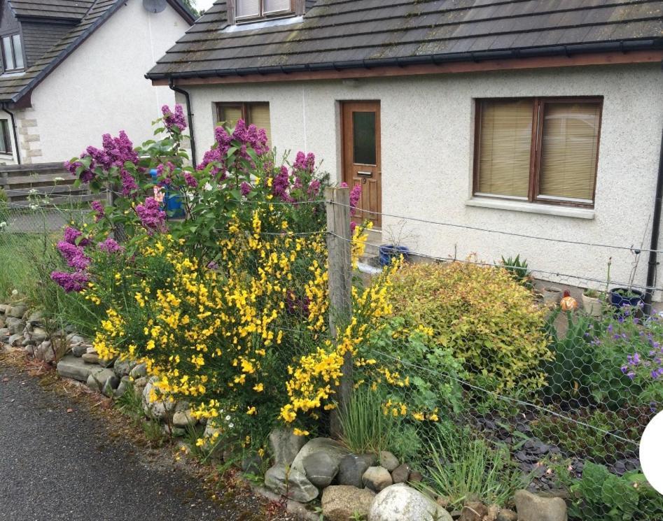 9 Kirk Road Cromdale Exterior foto